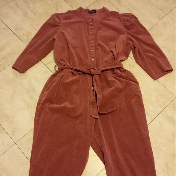 Jumpsuit - Picture 1 of 1